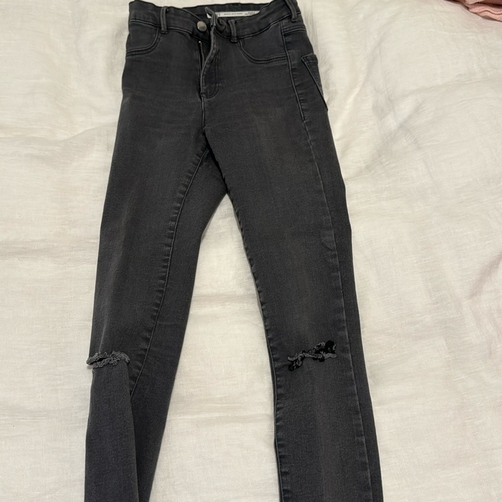 Zara black washed skinny jeans size 24 with knee slits